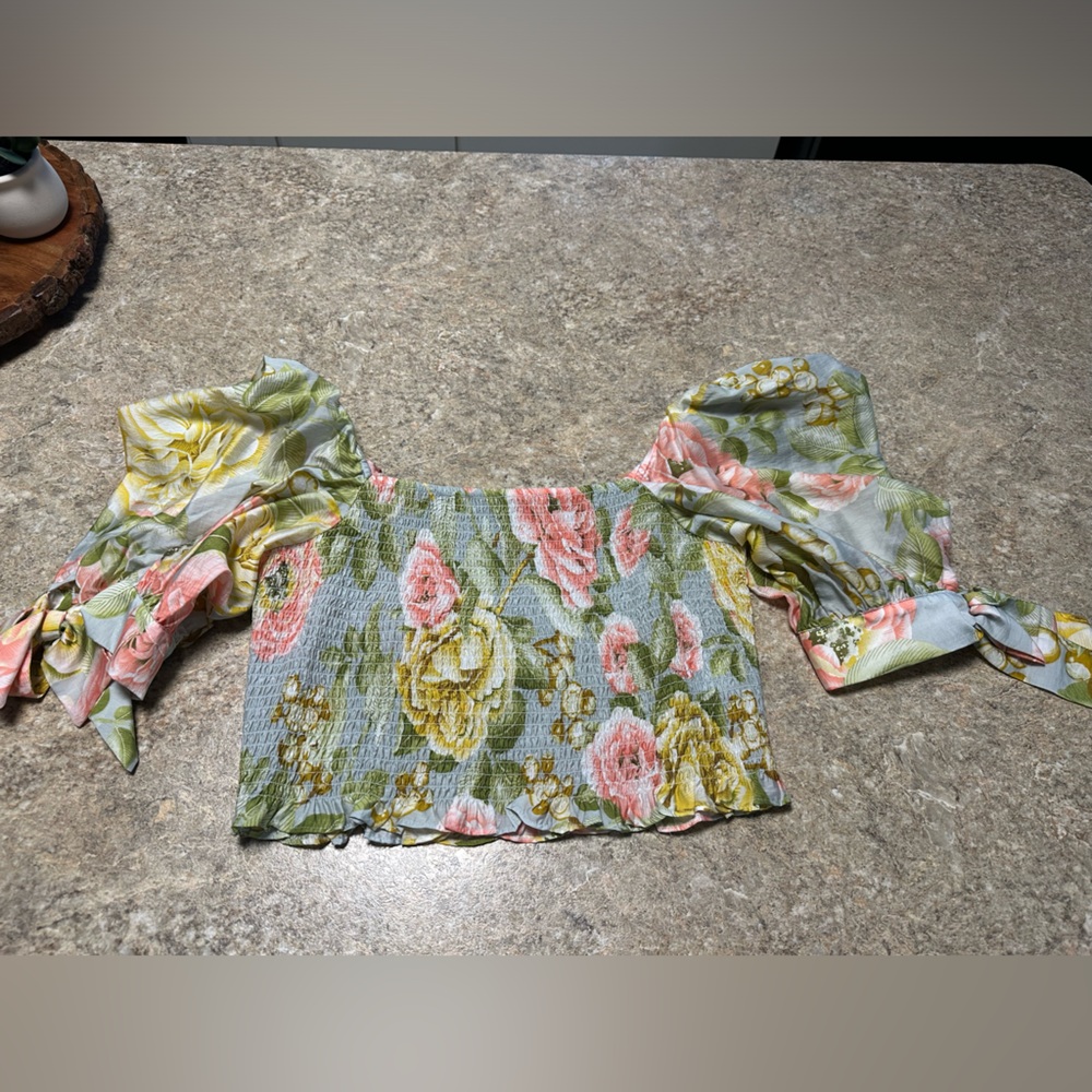 Floral Puff Sleeve Express Crop Top